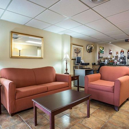 Quality Inn & Suites Монро Екстериор снимка