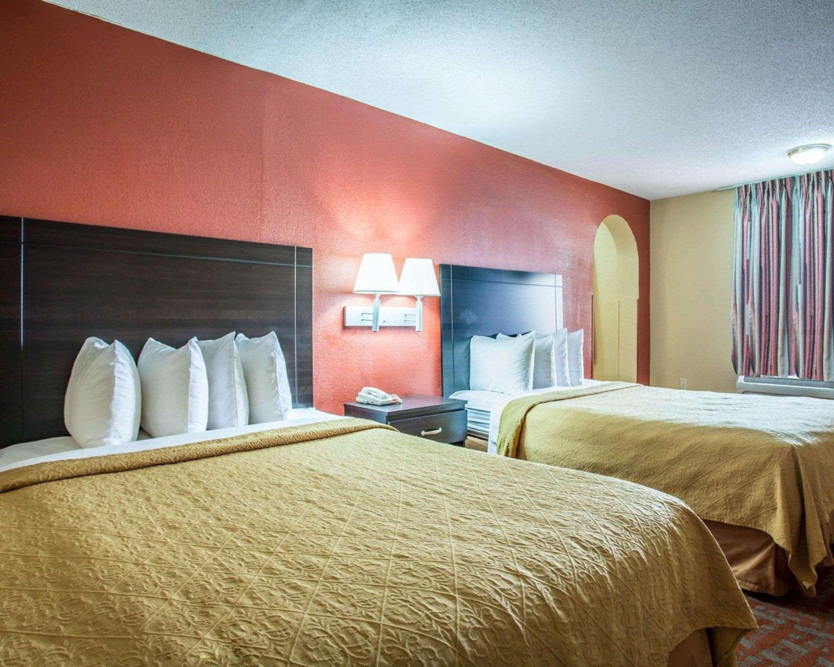 Quality Inn & Suites Монро Екстериор снимка