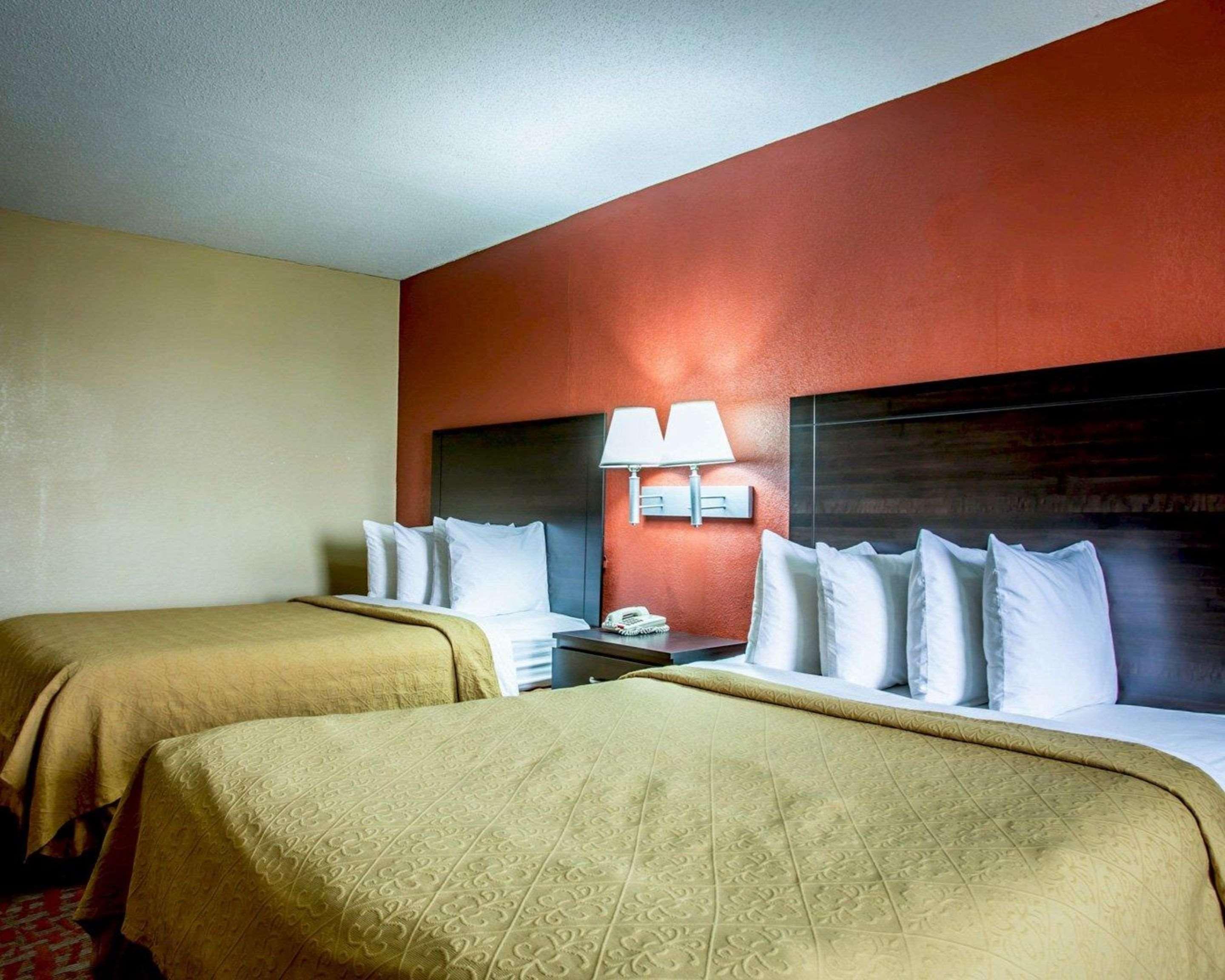 Quality Inn & Suites Монро Екстериор снимка
