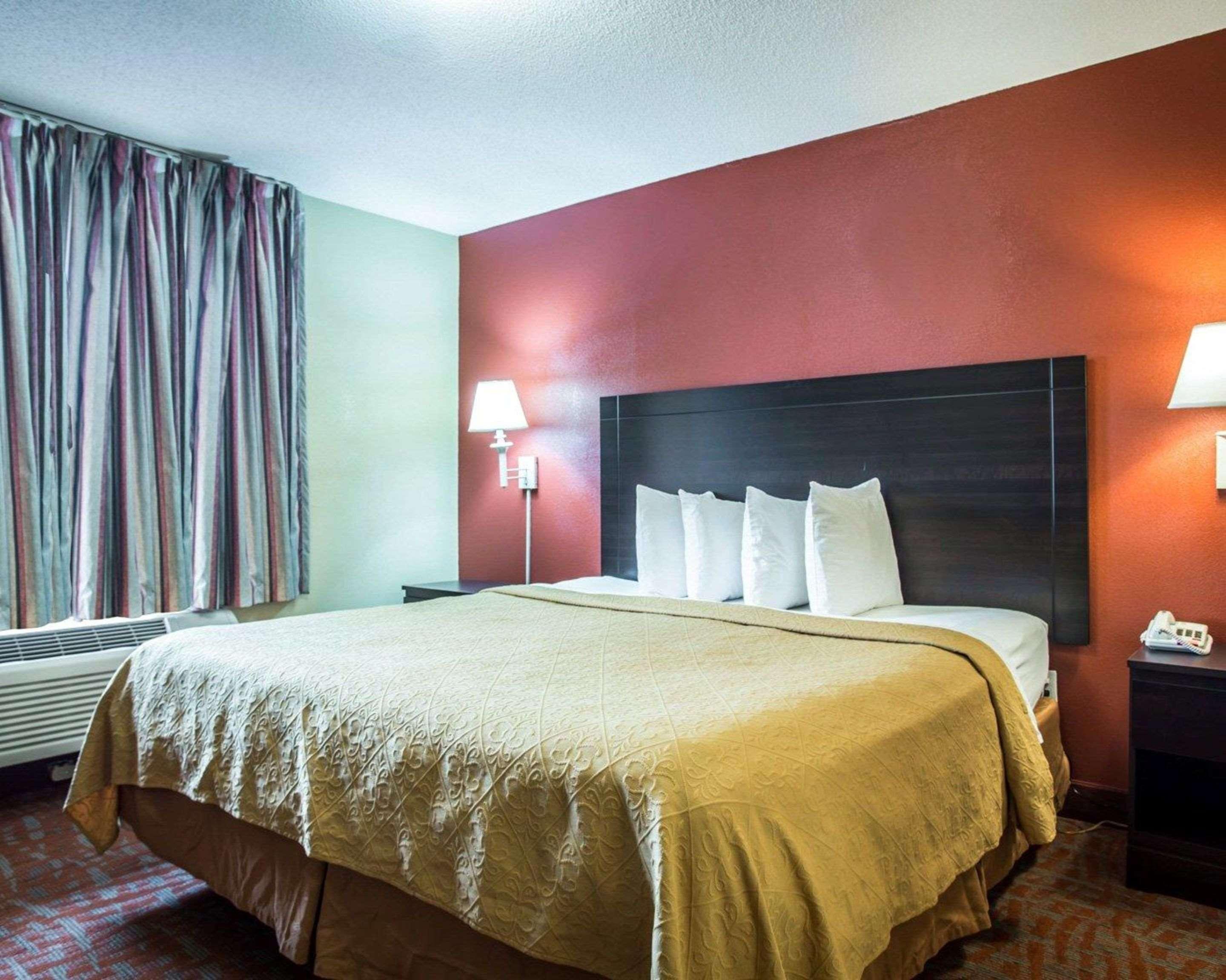 Quality Inn & Suites Монро Екстериор снимка