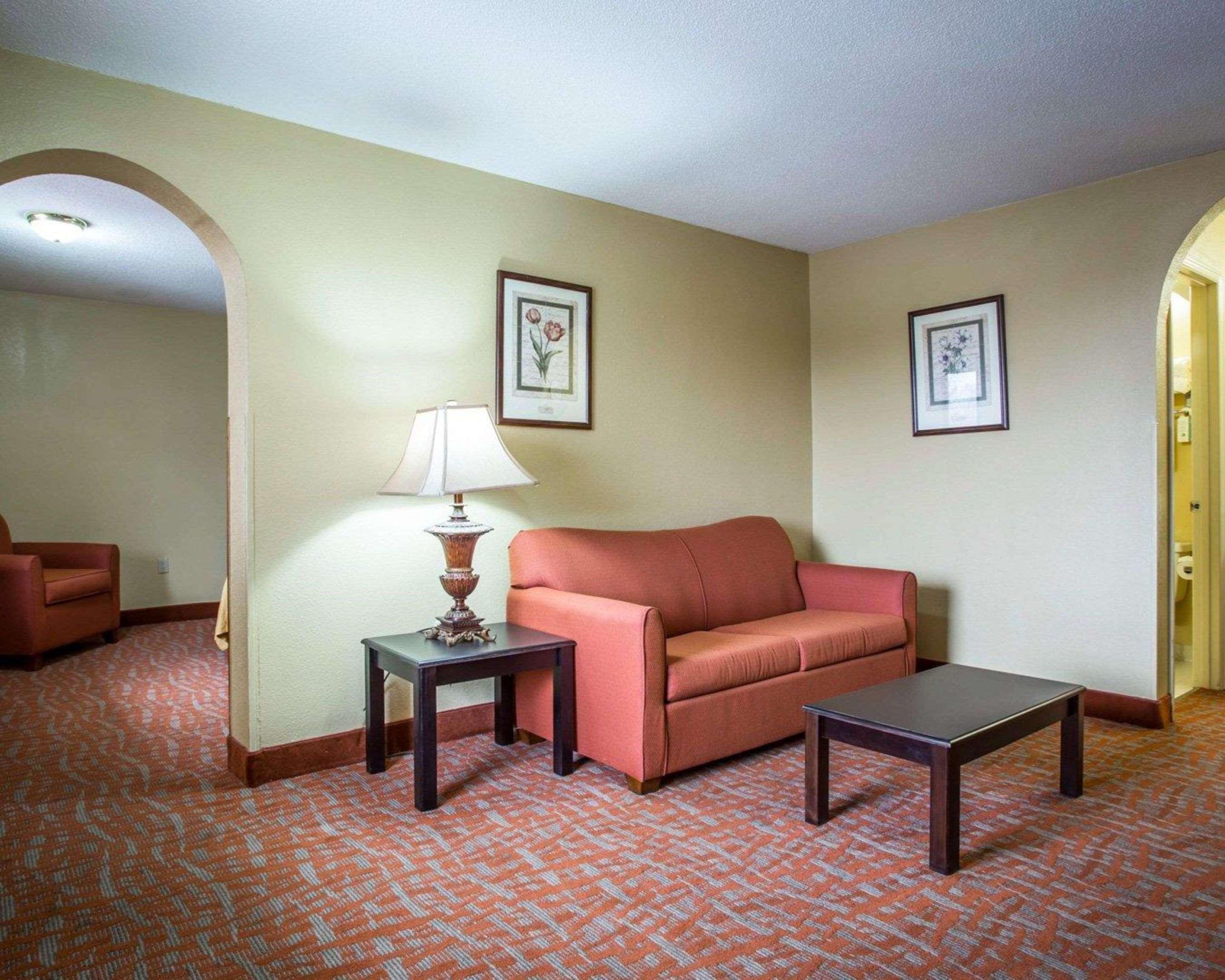 Quality Inn & Suites Монро Екстериор снимка