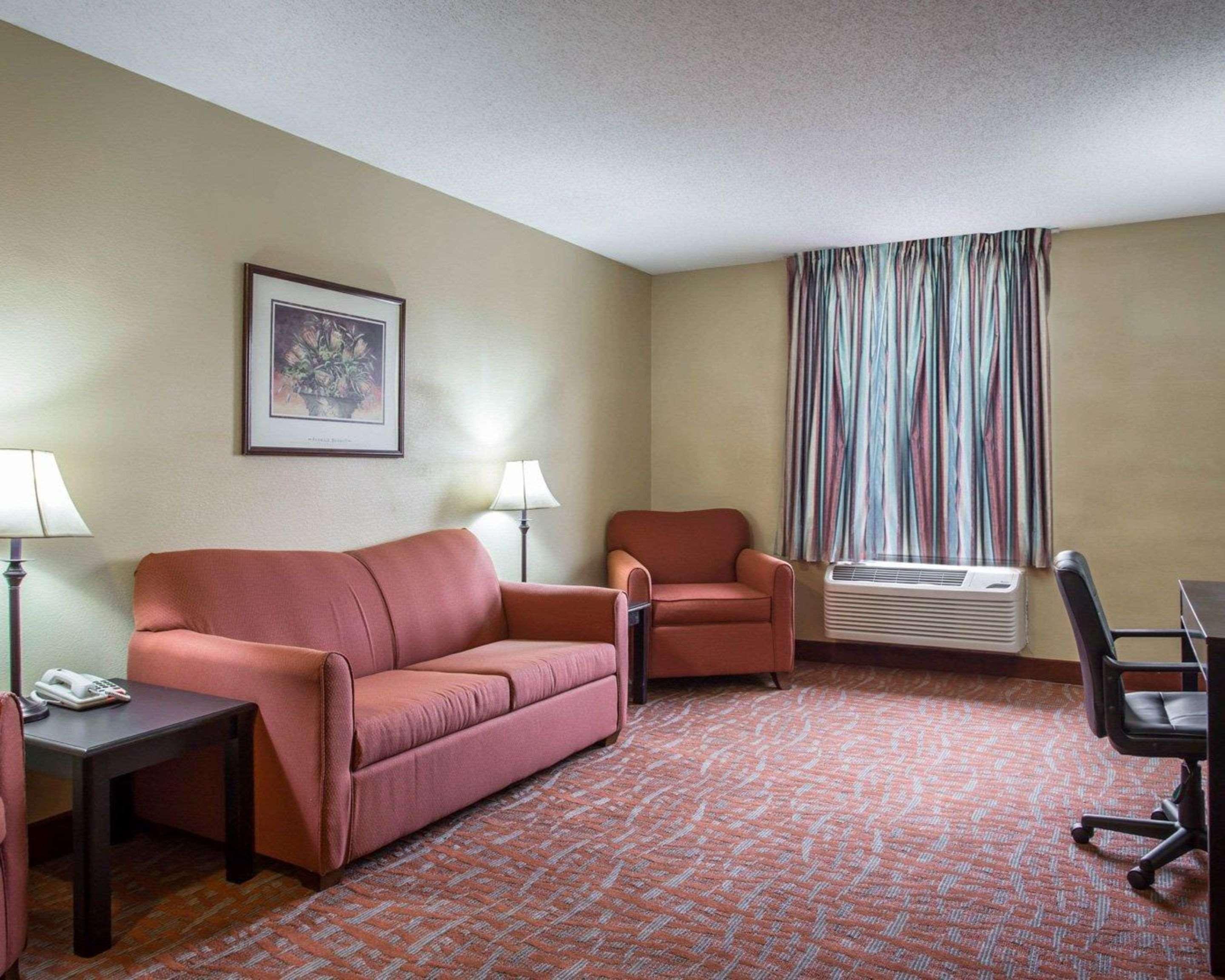 Quality Inn & Suites Монро Екстериор снимка